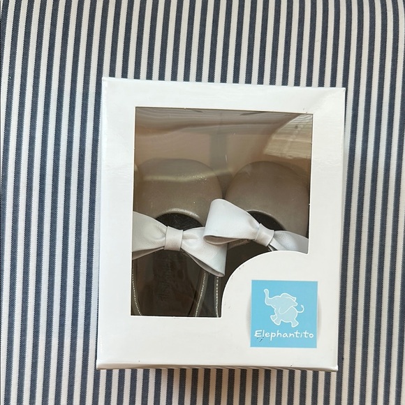 Elephantito Baby Shoes with Bow - Picture 1 of 4